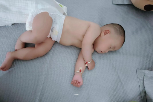 宜昌几个月宝宝会抬头